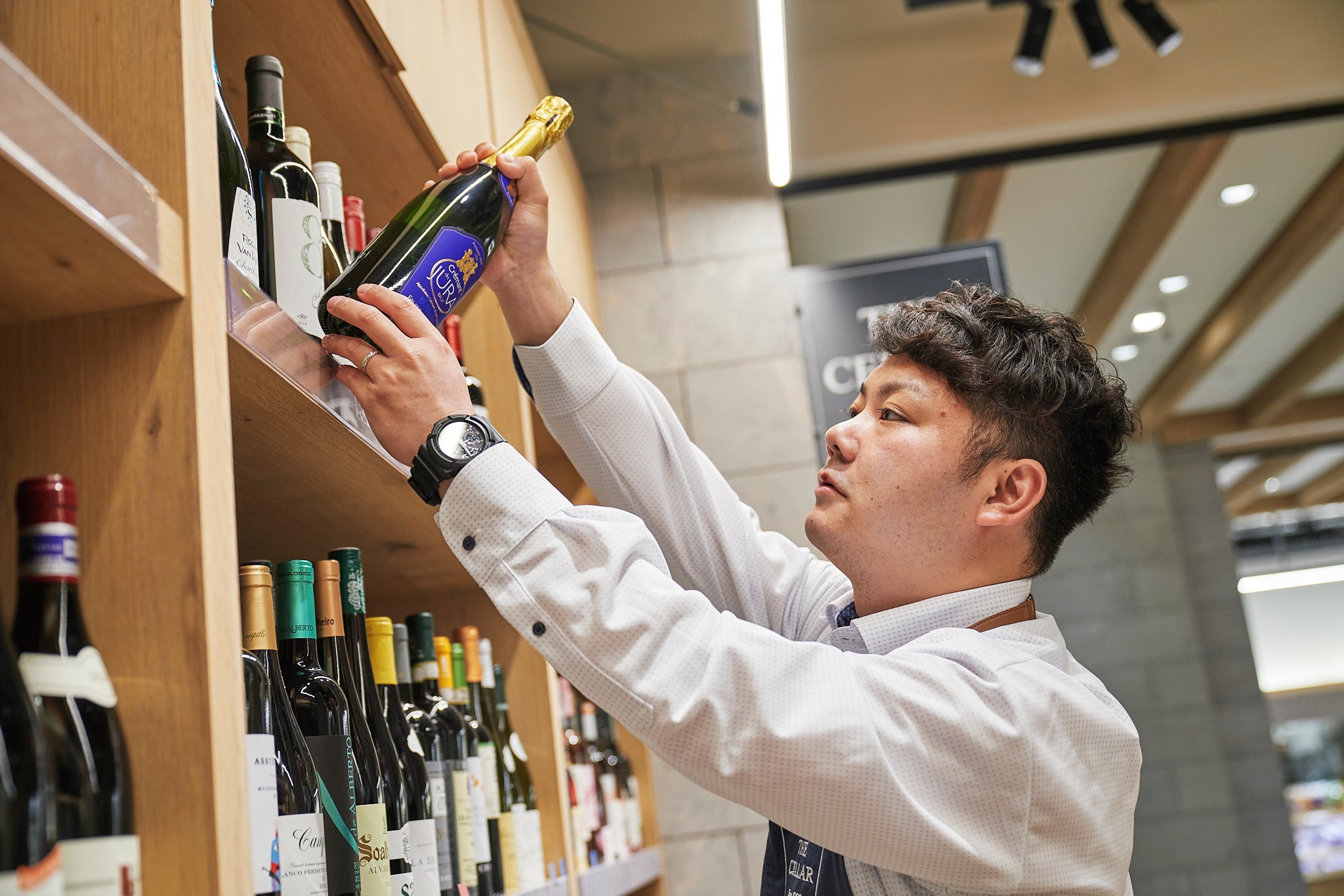 スタッフ　荒木 勇二　| THE CELLAR online store｜ワイン通販