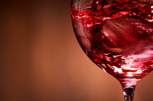 ピノ・ノワールはエレガントな雰囲気の赤ワイン！特徴やおすすめのワインも紹介