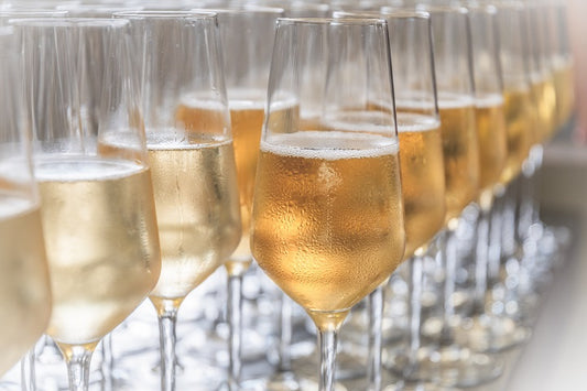 シャンパンのアルコール度数とは？楽しみ方やおすすめのワイン10選を紹介